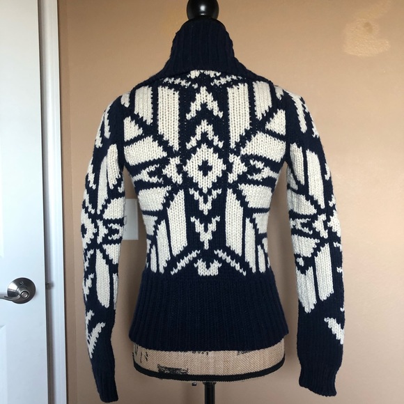 Thick American Eagle snowflake patterned sweater. - Picture 2 of 7